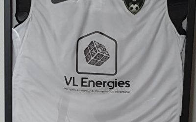 VL Energies est fière de sponsoriser le maillot de l’équipe Seniors Loisirs de l’AS CRAPONNE.